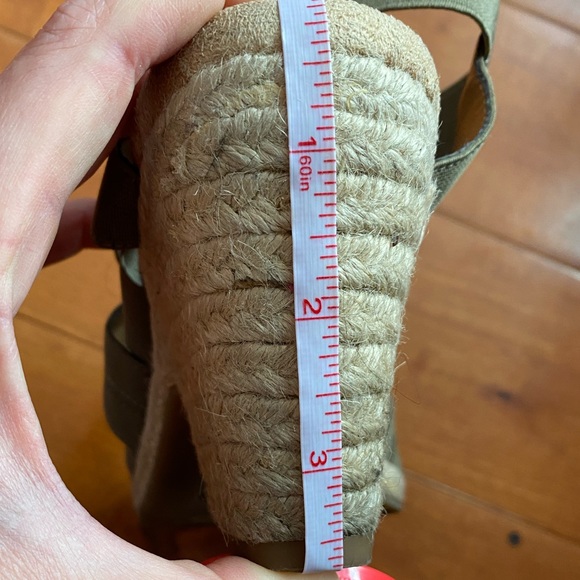 Aerosoles Army Green Espadrilles - Size 8 - Picture 7 of 8